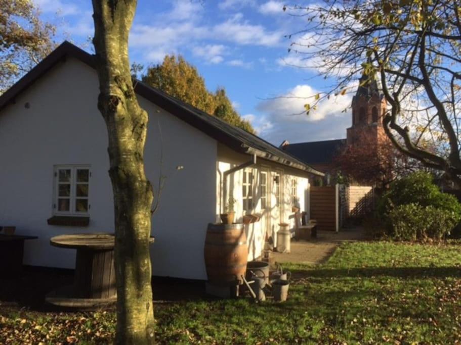 Idyllisk Anneks, Hvor Lejer Har Eget Hus. Villa Вайле Екстериор снимка